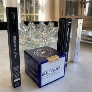 New and unused IT cosmetics pr package 💄(makeup+skincare)